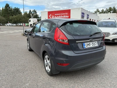 Ford Fiesta 2011, photo 3/6
