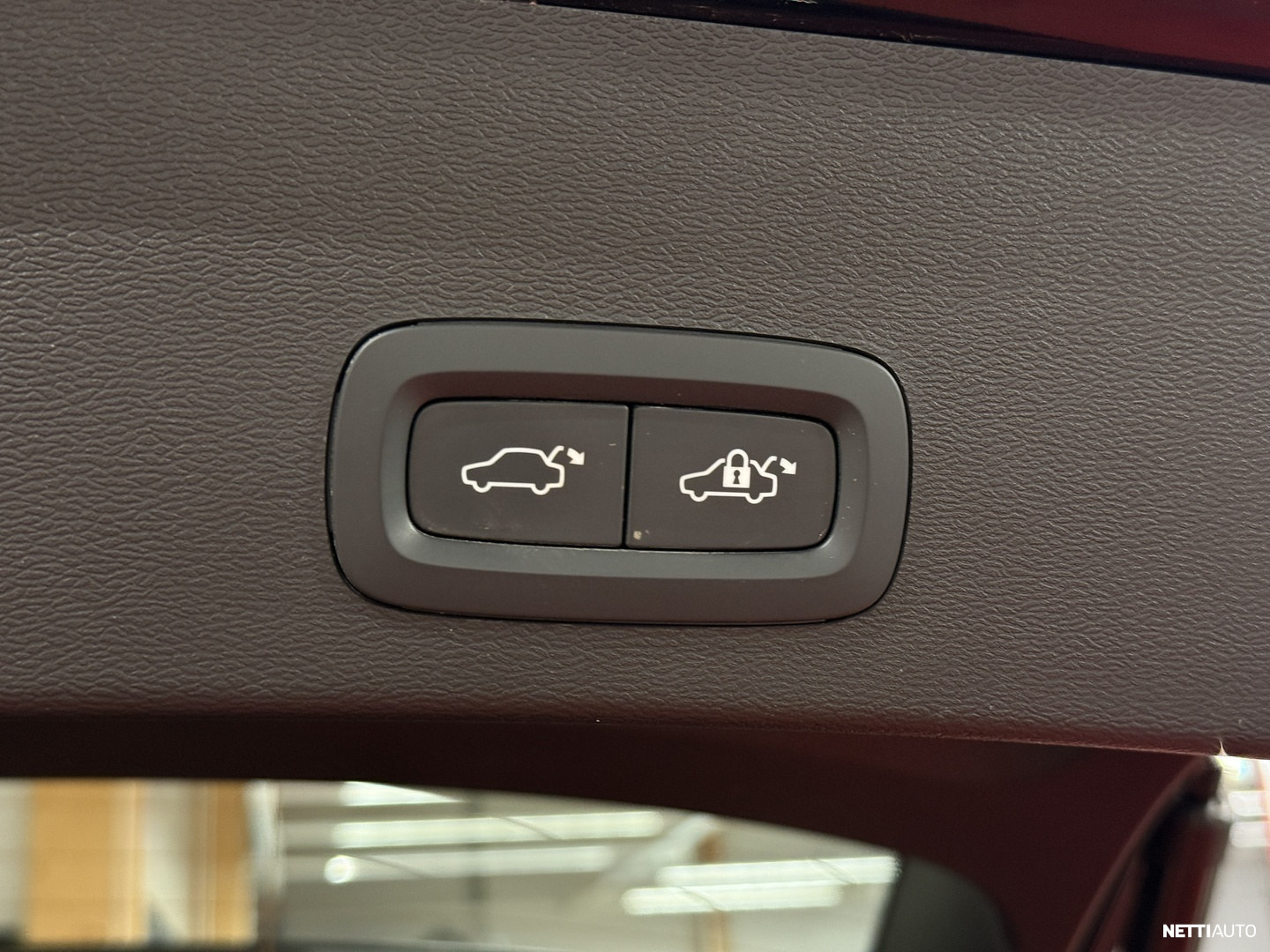 Volvo XC40 2023, photo 6/21