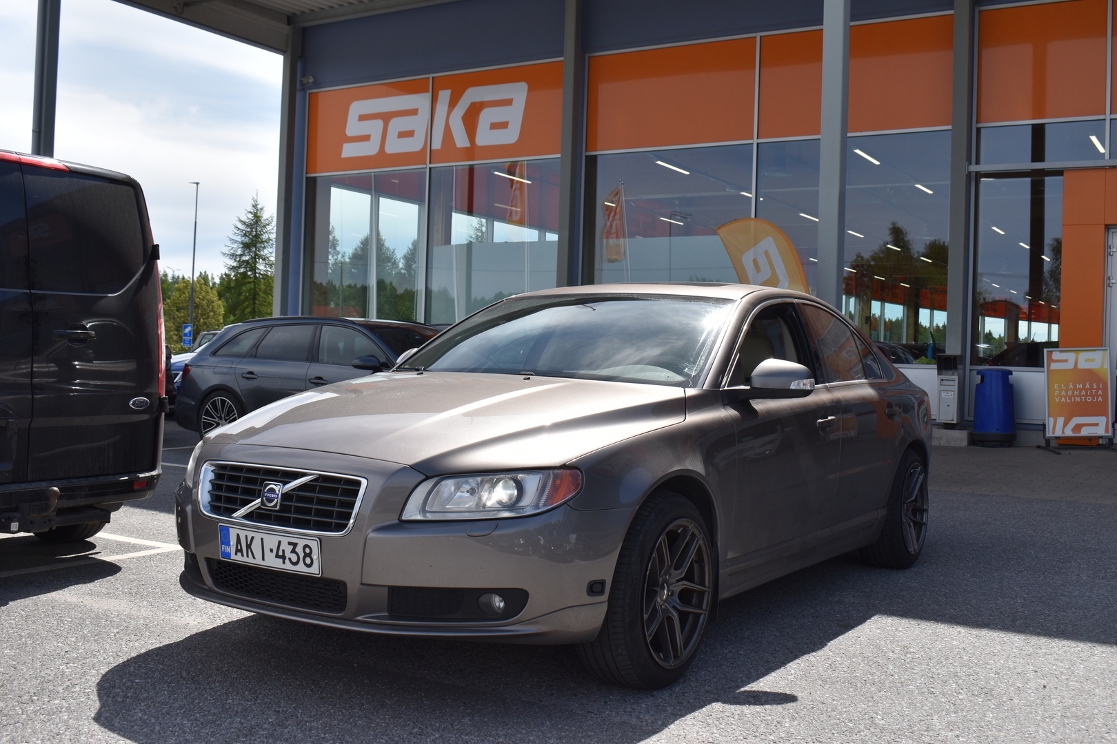 Volvo S80 2,5T Summum aut Business Nahkaverhoilu / Kattoluukku / Navigointi / Xenon-ajovalot / Muistipenkki