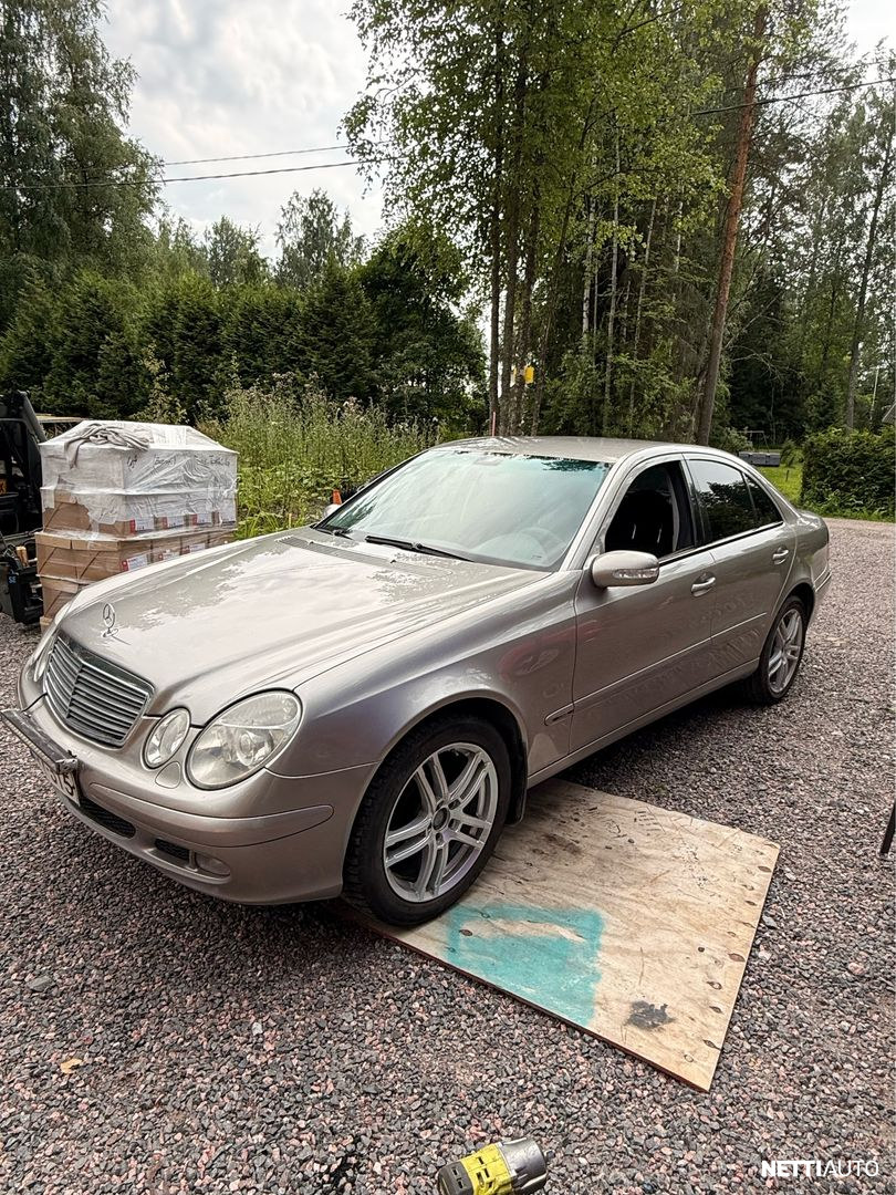 Mercedes-Benz E 220