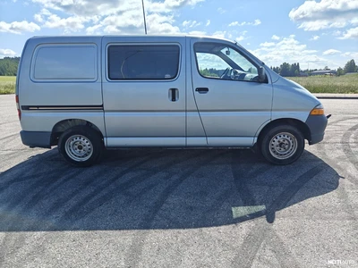 Toyota Hiace 1997, kuva 4/10