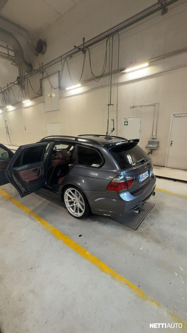 BMW 335