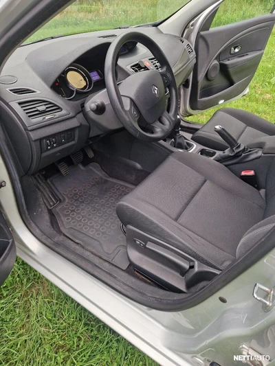 Renault Megane Expression 1,6 16V 110hv 2009, photo 6/12