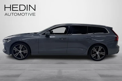 Volvo V60 2022, photo 7/30