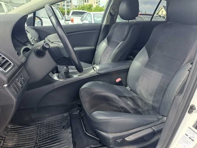 Toyota Avensis 2,0 D-4D DPF Active Wagon 2013, kuva 5/10