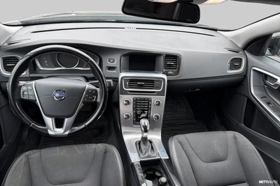 Volvo V60 D4 Momentum aut 2015, kuva 4/8