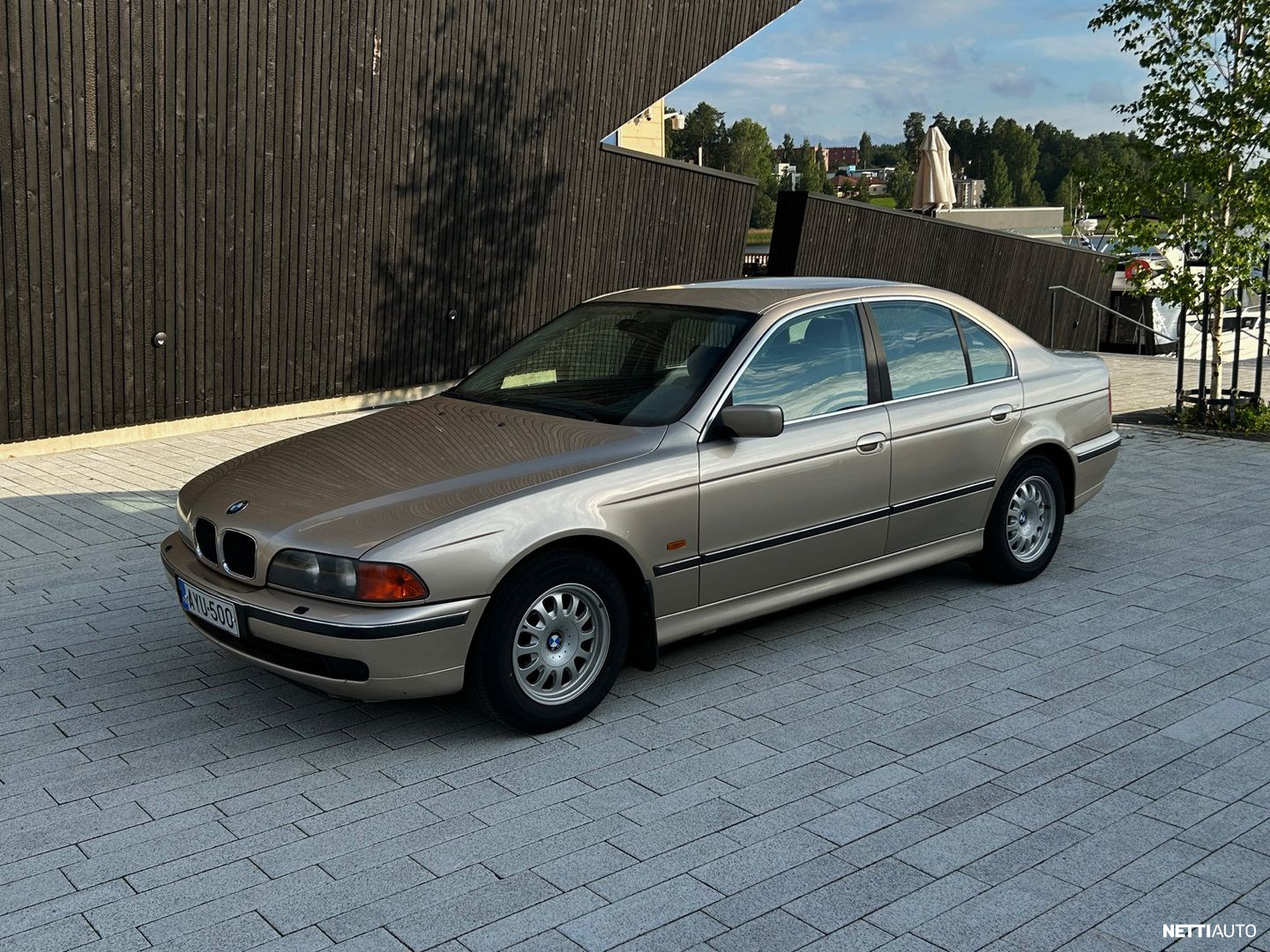 BMW 520