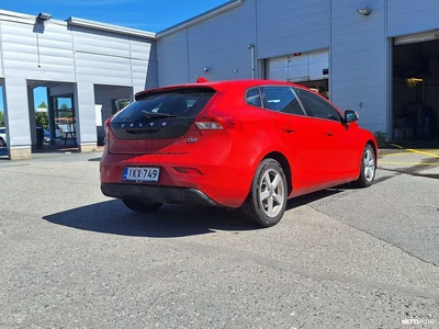 Volvo V40 D2 Kinetic 2012, photo 2/3