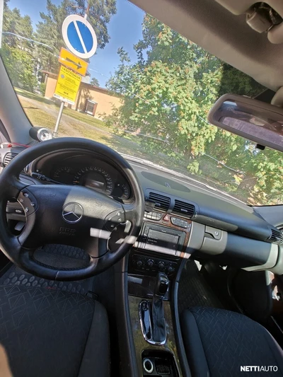 Mercedes-Benz 270 2003, photo 3/9