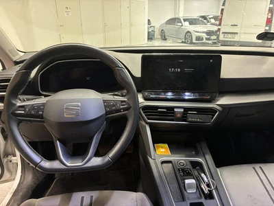 Seat Leon Sportstourer 2021, photo 7/8