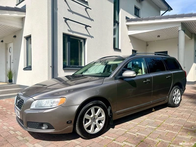 Volvo V70 2,0 Momentum Business 2008, photo 1/10