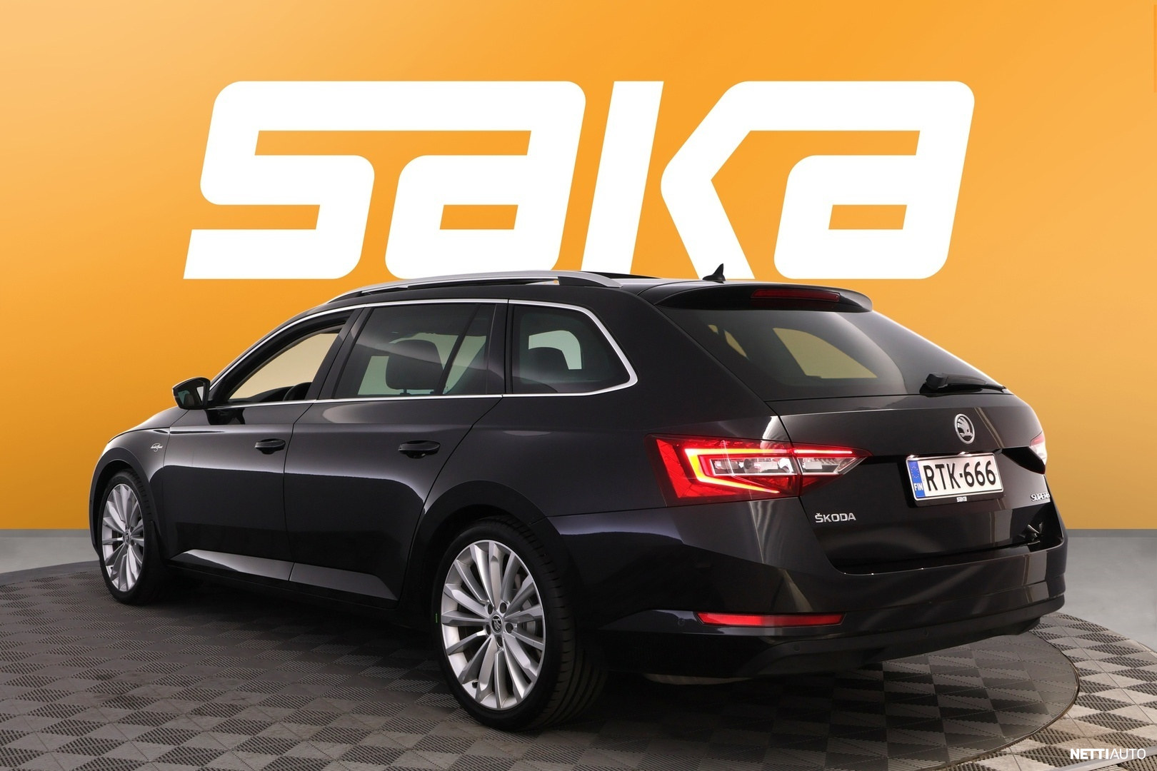 Skoda Superb 2018, photo 5/40