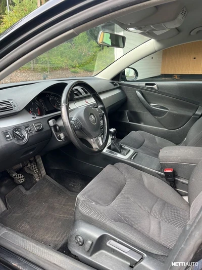 Volkswagen Passat 2010, photo 7/7