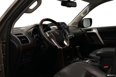Toyota Land Cruiser 2016, photo 6/28