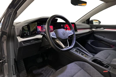Volkswagen Golf 2023, photo 3/4