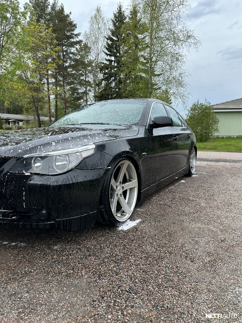 BMW 525