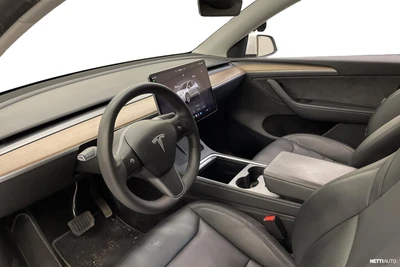 Tesla Model Y Long Range 2023, kuva 3/8