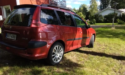 Peugeot 206 2003, kuva 2/5