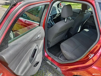 Ford Focus 2012, kuva 6/10
