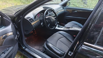 Mercedes-Benz E 2004, kuva 7/10