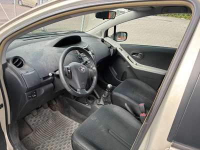 Toyota Yaris 2010, kuva 4/4