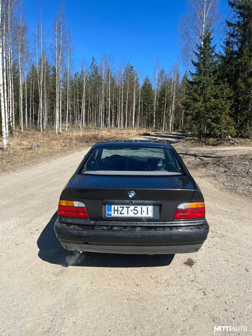 BMW 318iS