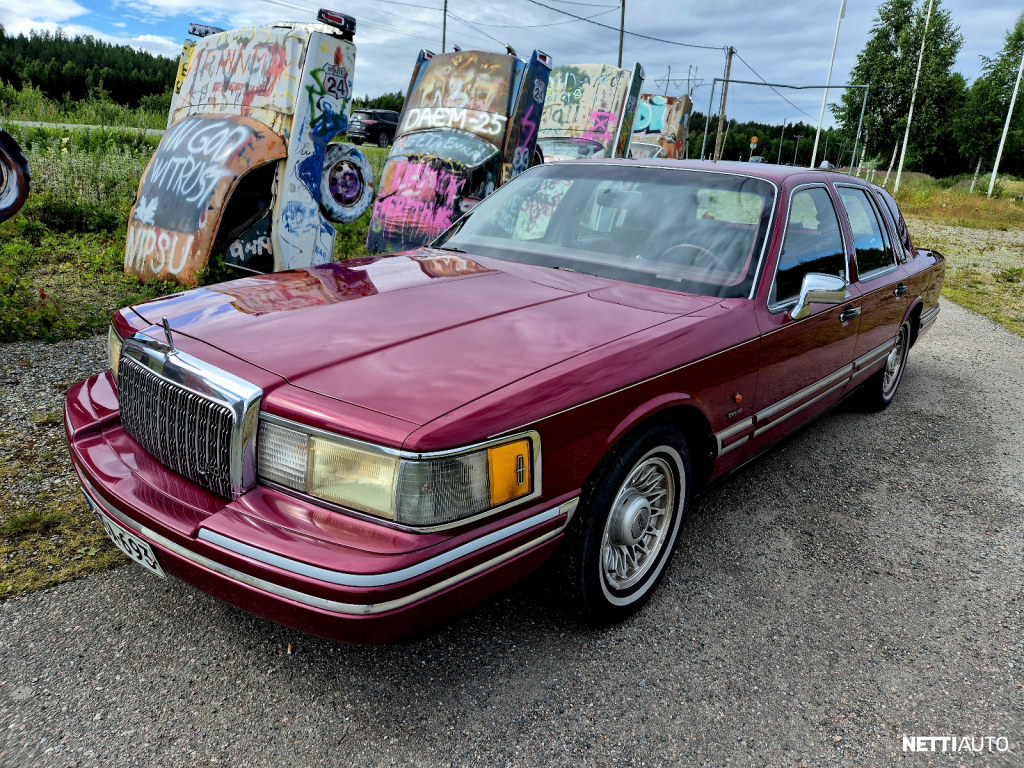 Lincoln Town Car