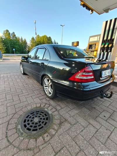 Mercedes-Benz C 200 Juuri leimattu 2005, photo 1/16