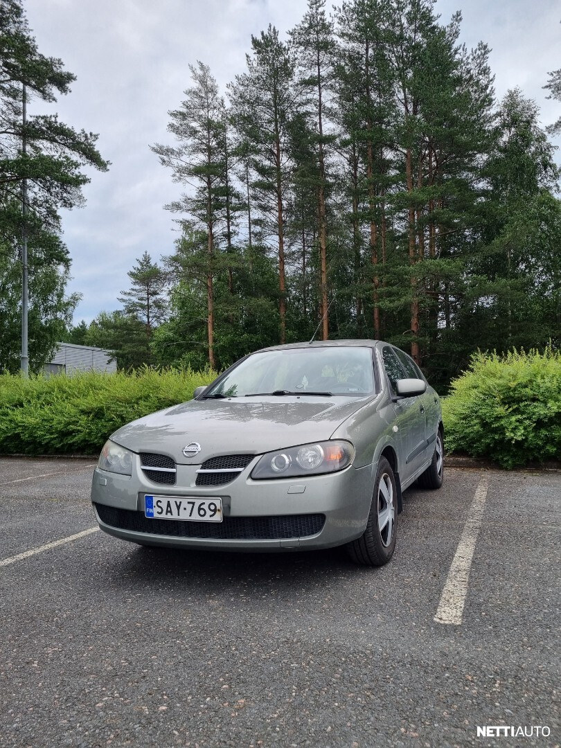 Nissan Almera