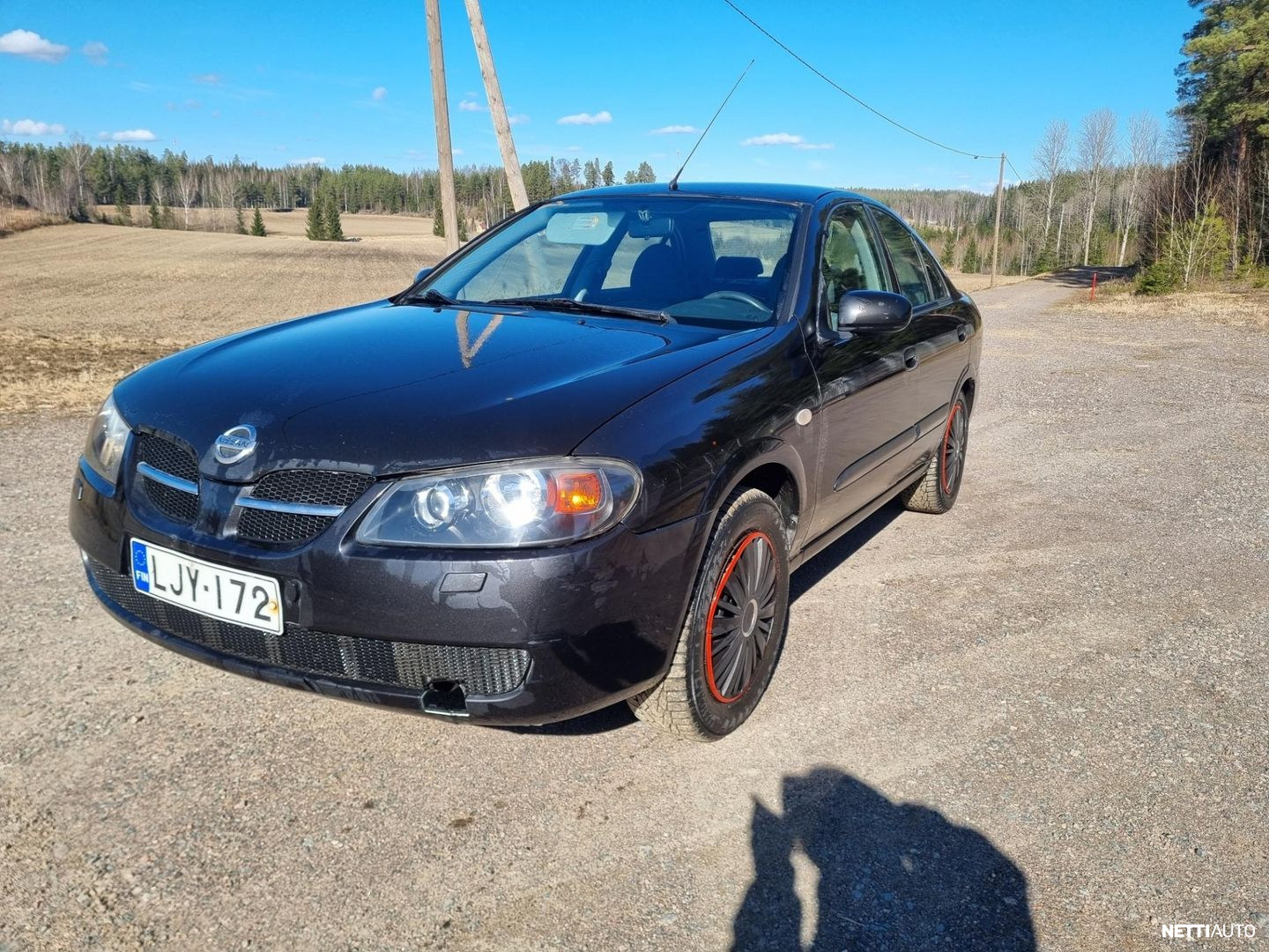 Nissan Almera