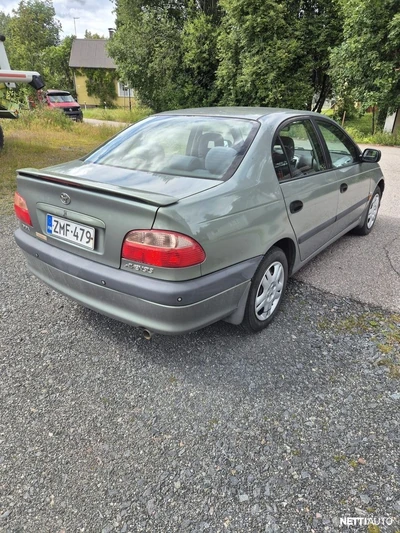 Toyota Avensis 1.6 VVT-I Linea terra 2002, photo 4/21