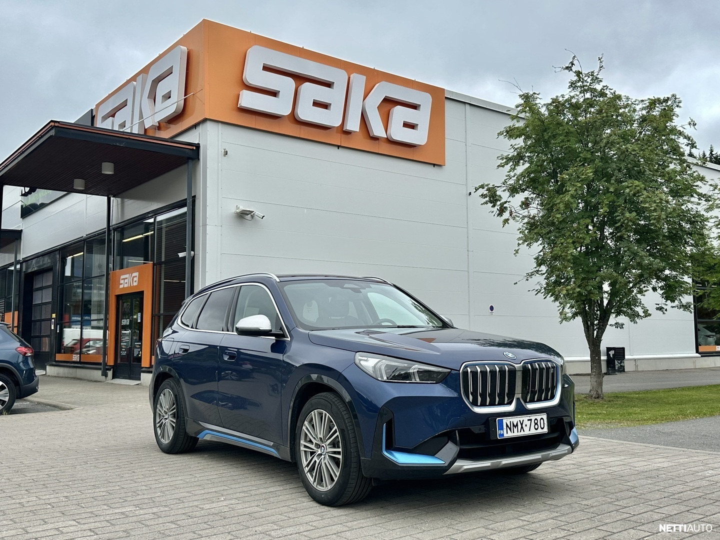 BMW iX1