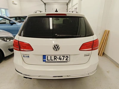 Volkswagen Passat 2012, photo 6/13