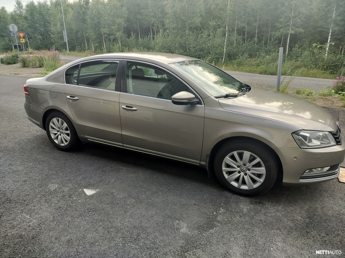 Volkswagen Passat 2013, photo 6/10