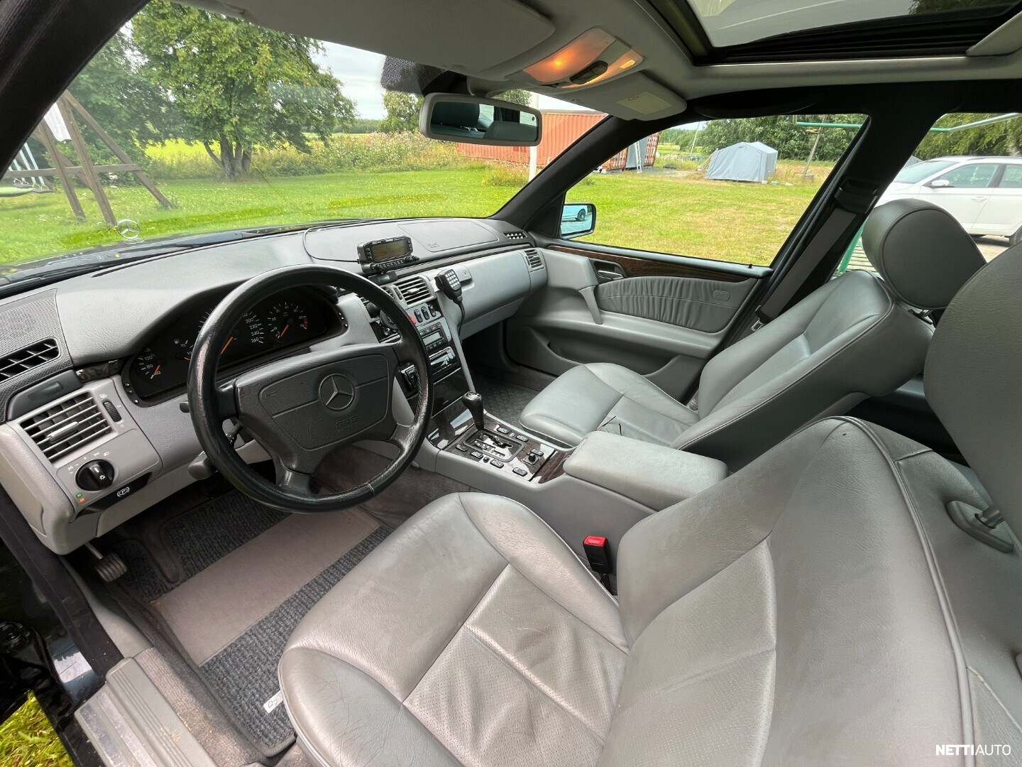 Mercedes-Benz E 320 1998, photo 5/10