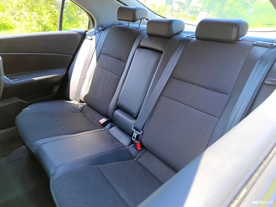 Nissan Primera 2009, photo 7/8