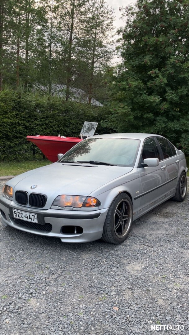 BMW 320