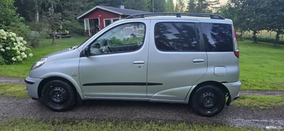 Toyota Yaris Verso 2003, kuva 4/10