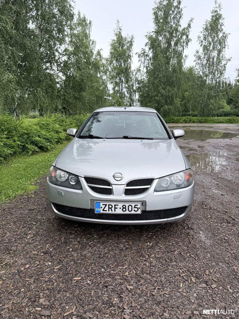 Nissan Almera
