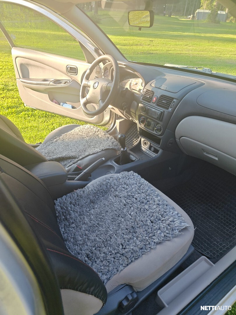 Nissan Almera