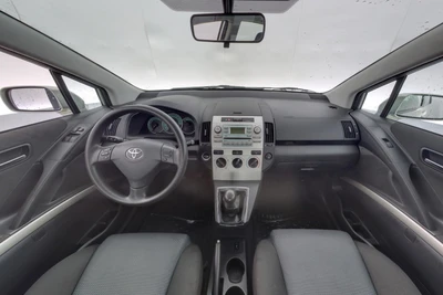 Toyota Corolla Verso 1.6 VVT-i 2005, kuva 7/21