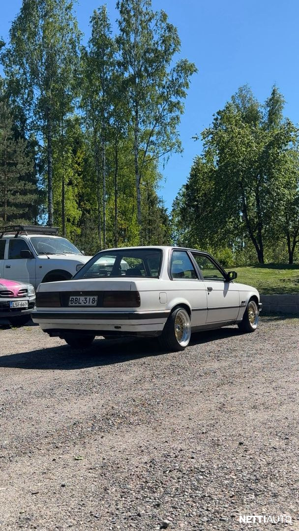 BMW 318 1986, photo 6/9