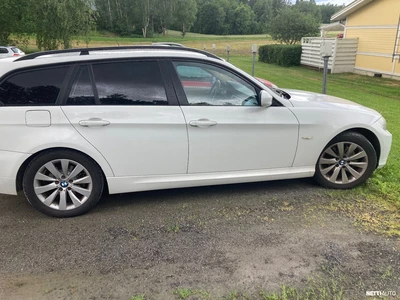 BMW 318 2009, photo 5/9