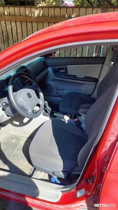 Kia Cerato 2006, kuva 6/7