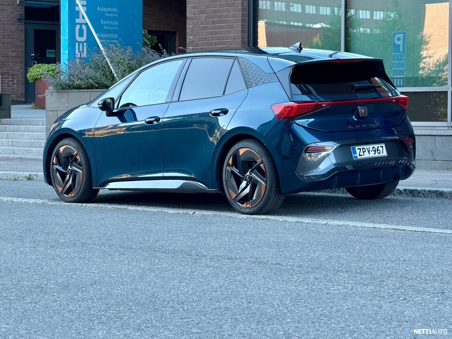 Cupra Born 2022, photo 2/21