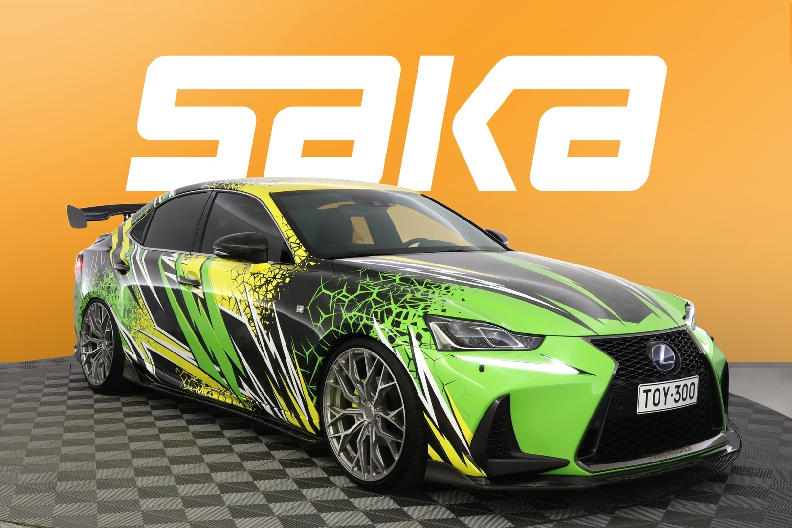 Lexus IS