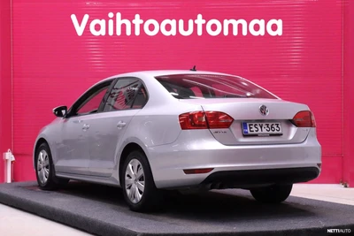 Volkswagen Jetta 2012, kuva 5/10