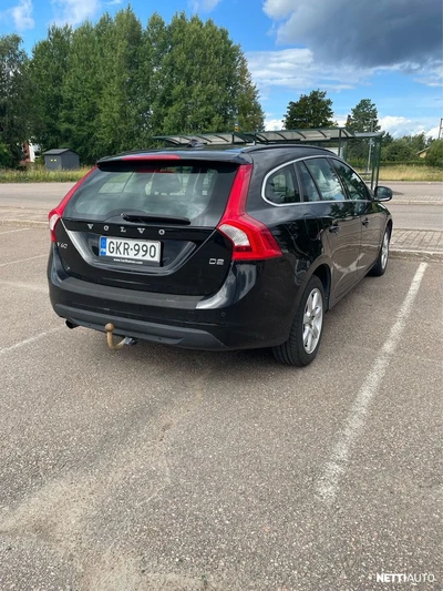 Volvo V60 D2 Momentum Business aut 2013, photo 3/20