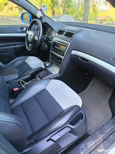 Skoda Octavia 2010, photo 7/11
