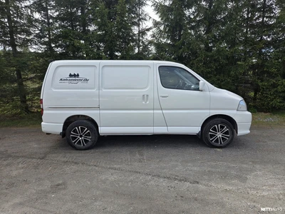 Toyota Hiace 2007, photo 6/9